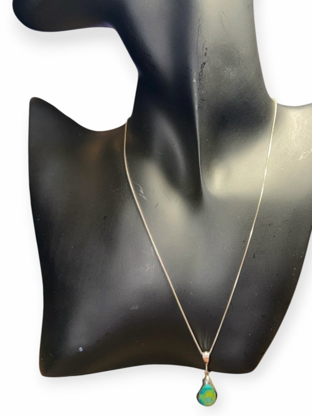Vintage Sterling Silver Teardrop Mood Stone Necklace 16"